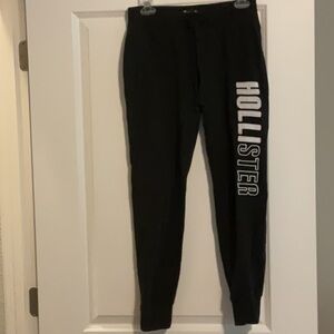 Hollister black joggers with drawstring and pockets. Size xs